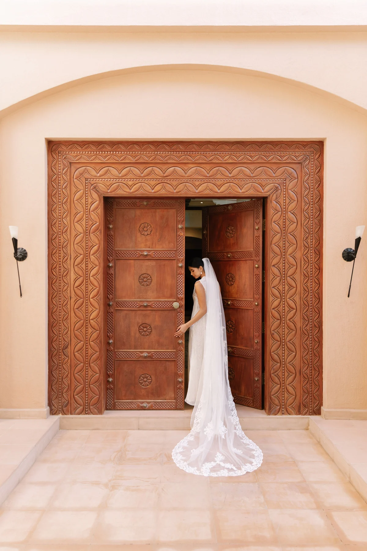 Arabian fairytale editorial at Al Maha Desert Resort, Dubai (44)